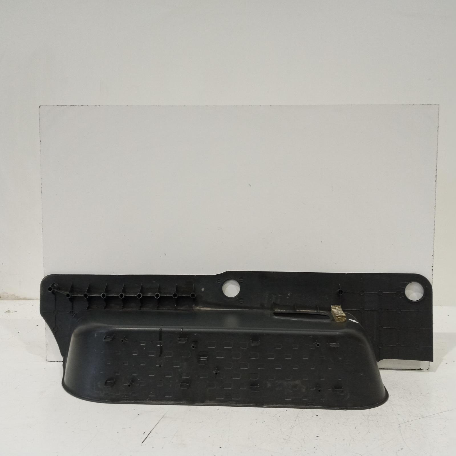 View Auto part Side Step/Skirt Mitsubishi Express 2022