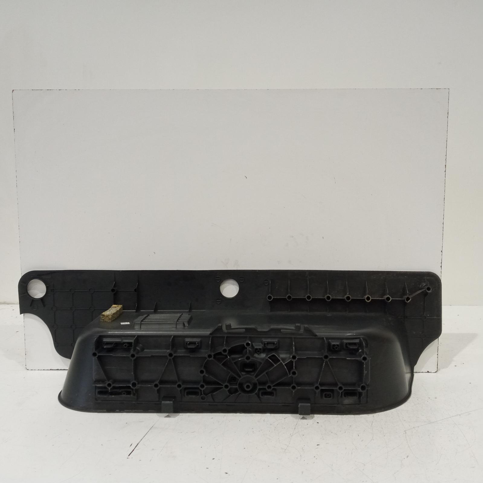View Auto part Side Step/Skirt Mitsubishi Express 2022