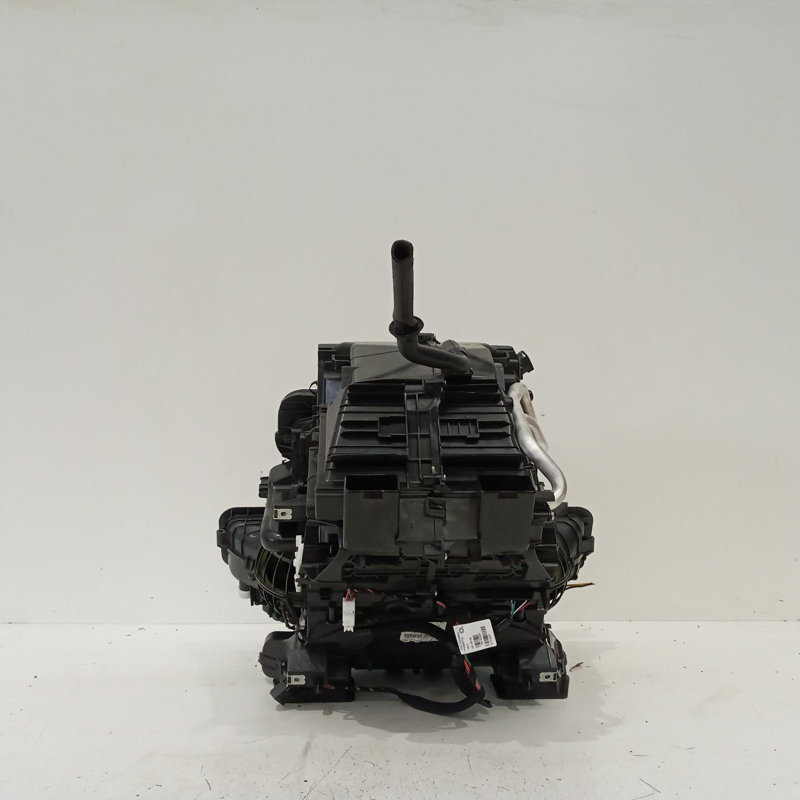 View Auto part Heater Core/Box Mitsubishi Express 2022