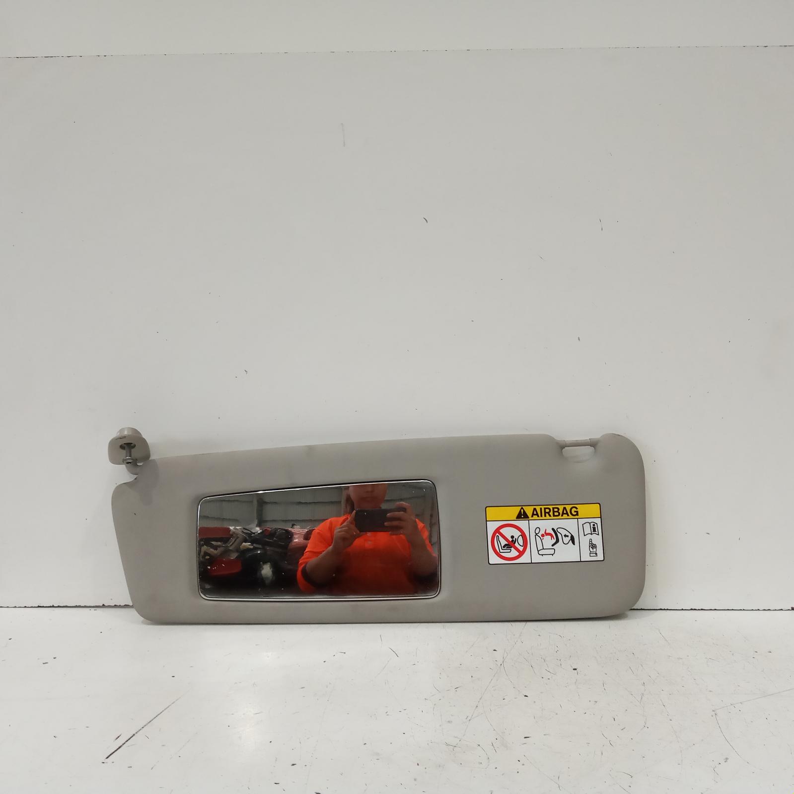 View Auto part Sunvisor Mitsubishi Express 2022