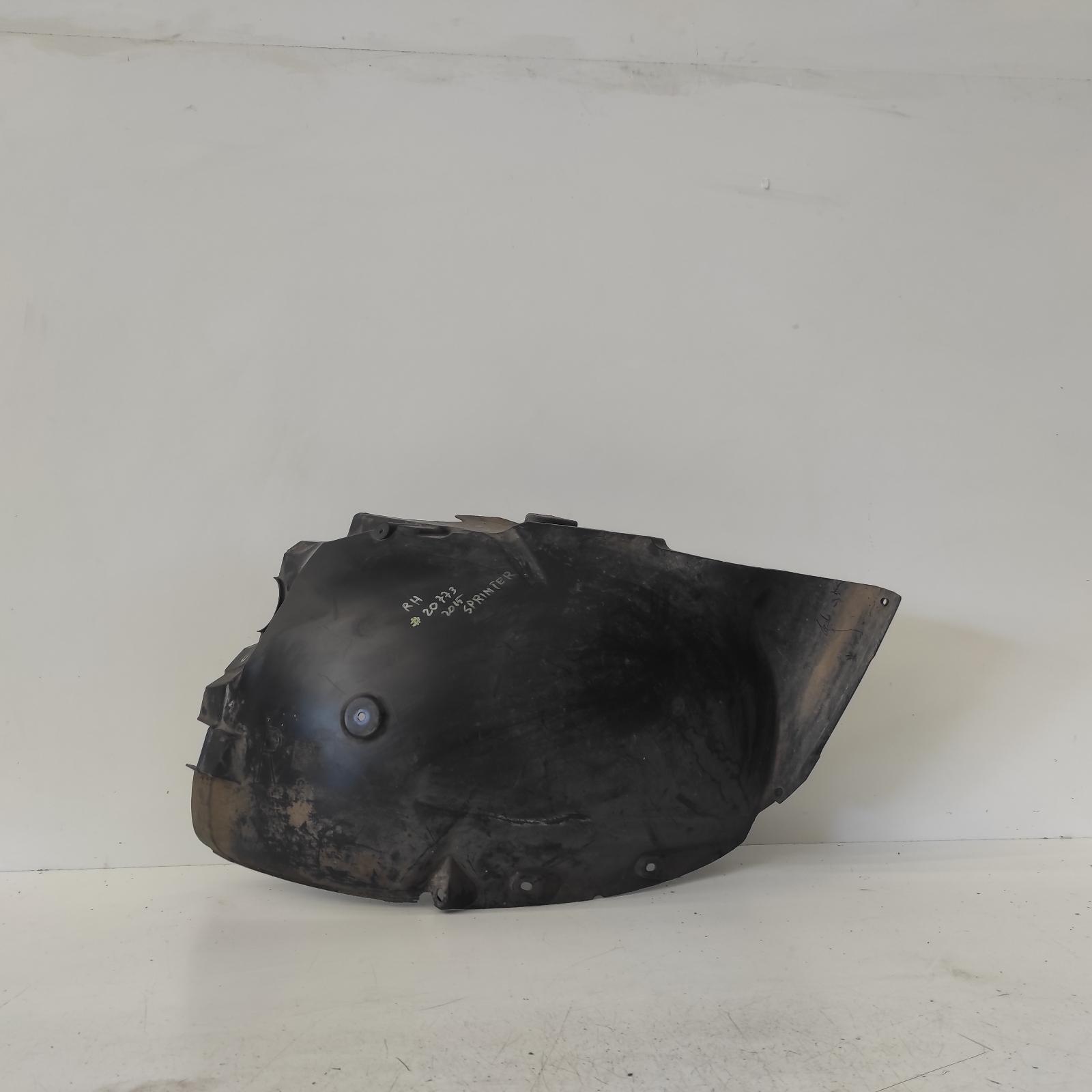 View Auto part Right Guard Liner Mercedes Sprinter 2015