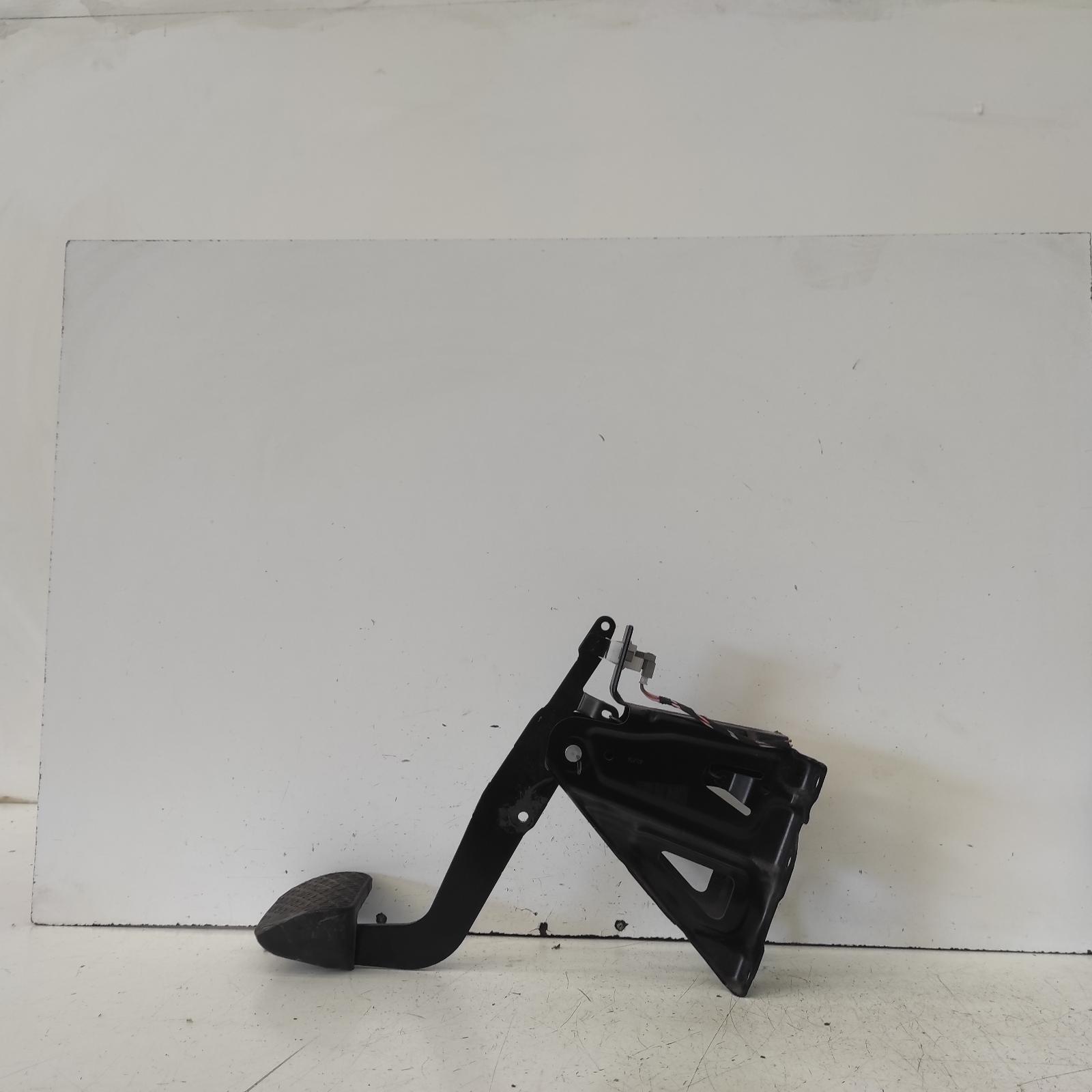 View Auto part Pedal Assembly Mercedes Sprinter 2015