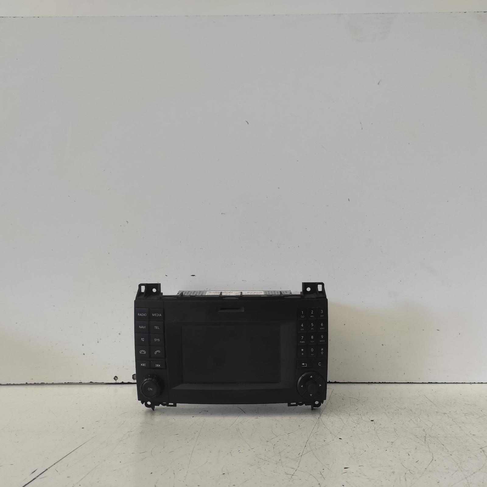 View Auto part Radio/Cd/Dvd/Sat/Tv Mercedes Sprinter 2015