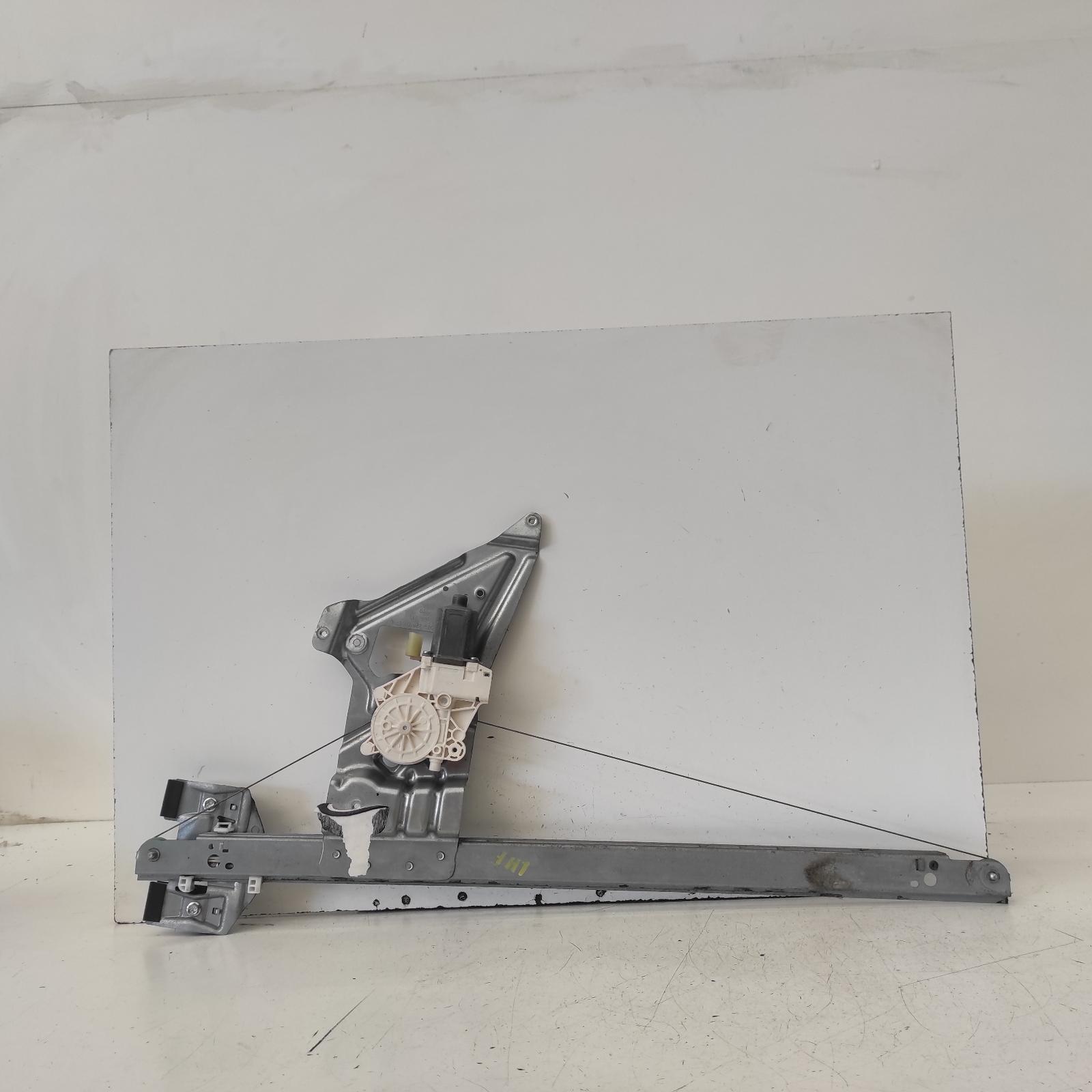 View Auto part Left Front Window Reg/Motor Mercedes Sprinter 2015