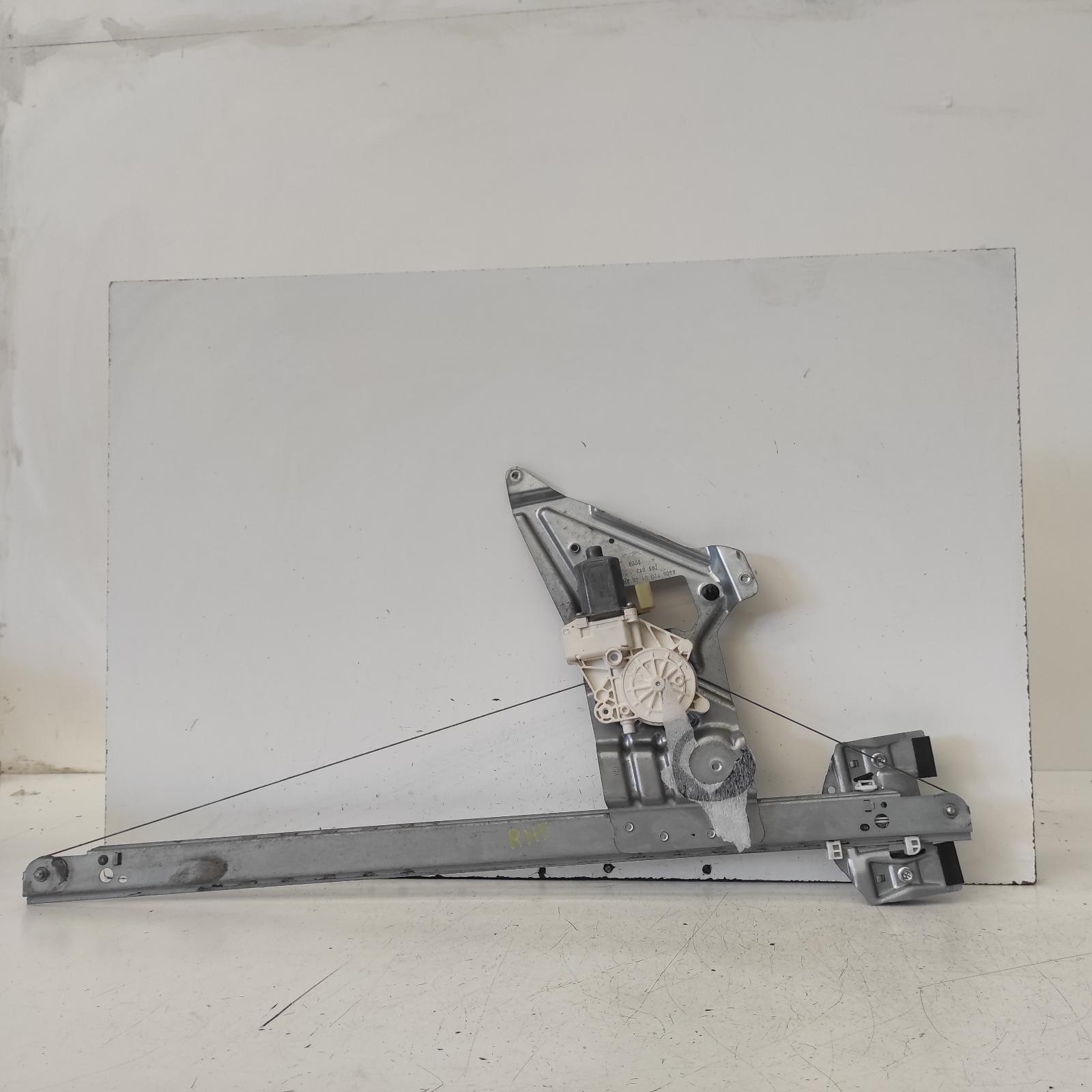 View Auto part Right Front Window Reg/Motor Mercedes Sprinter 2015