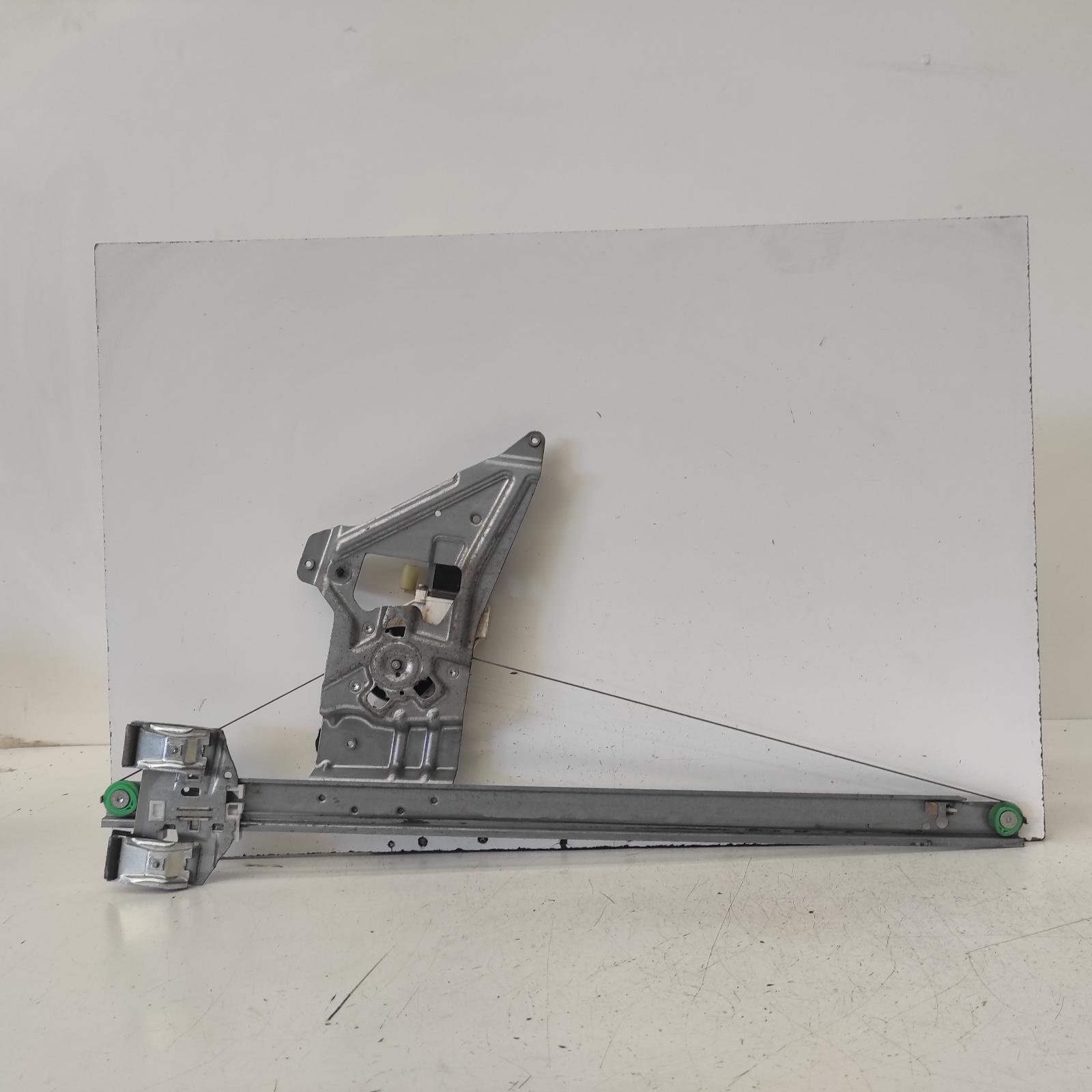 View Auto part Right Front Window Reg/Motor Mercedes Sprinter 2015