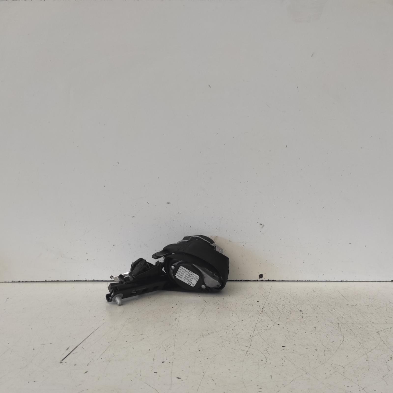 View Auto part Seatbelt/Stalk Mercedes Sprinter 2015