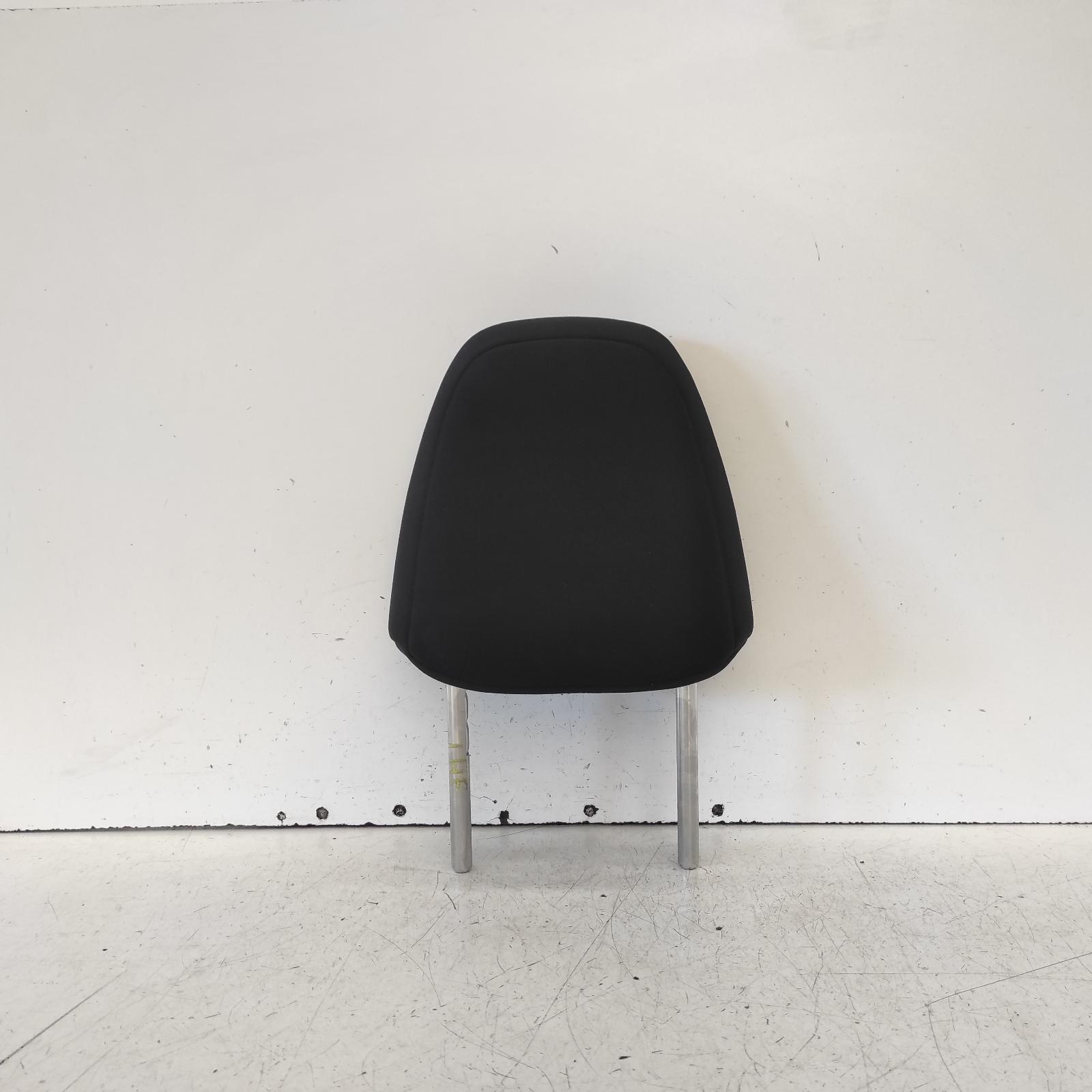 View Auto part Headrest Toyota Yaris 2014