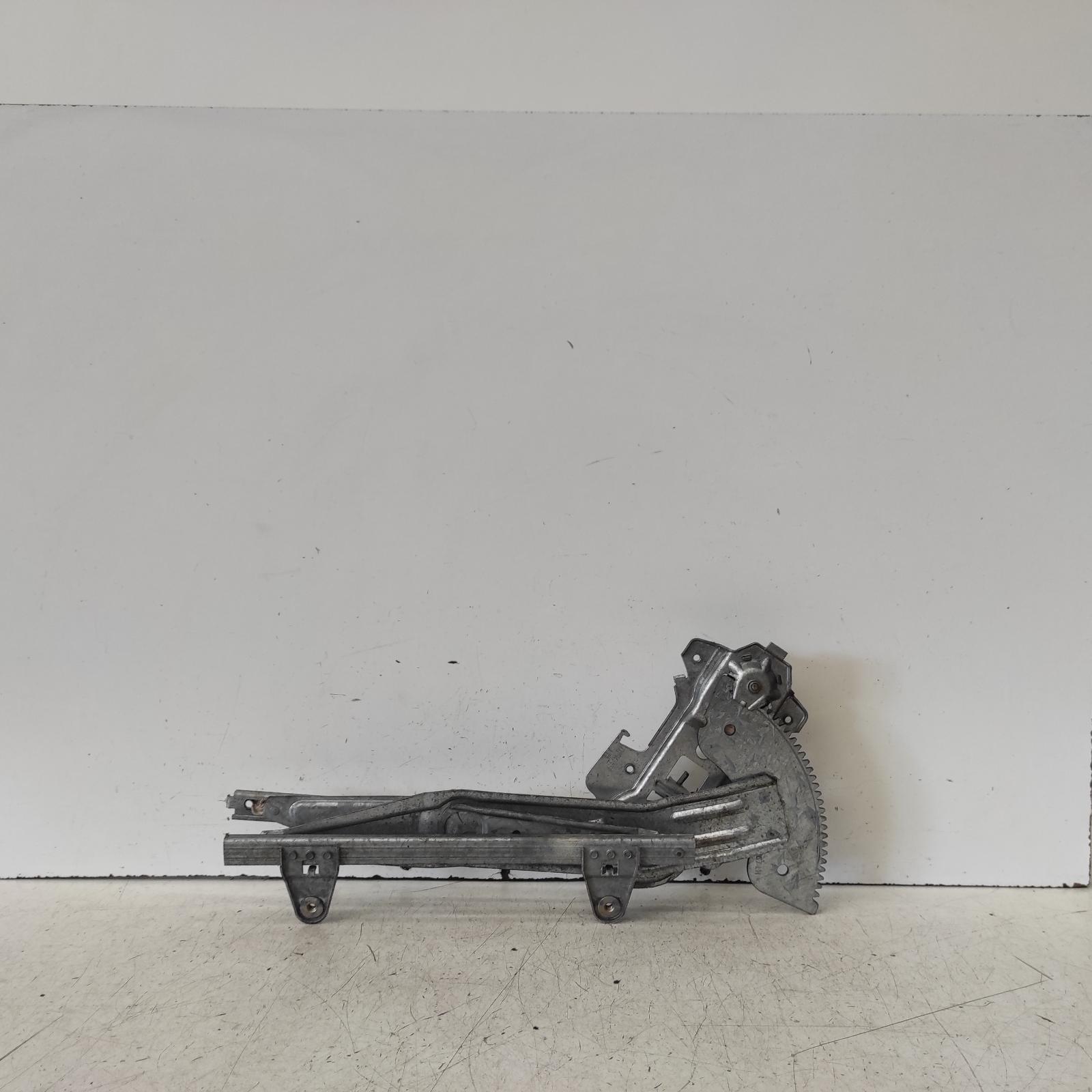 View Auto part Left Rear Wnd Reg/Motor Toyota Camry 2000