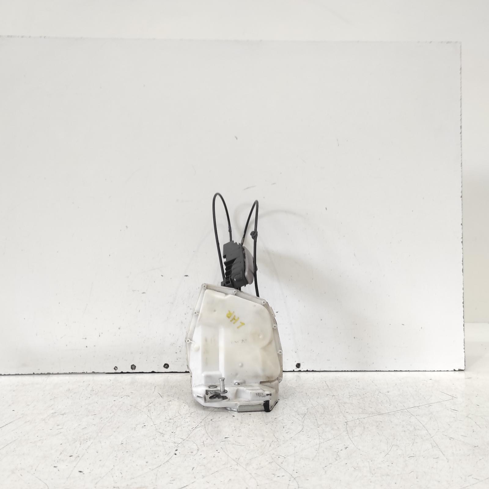 2008 Suzuki Sx4 Door/Boot/Gate Lock View Auto part Door/Boot/Gate Lock Suzuki Sx4 2008