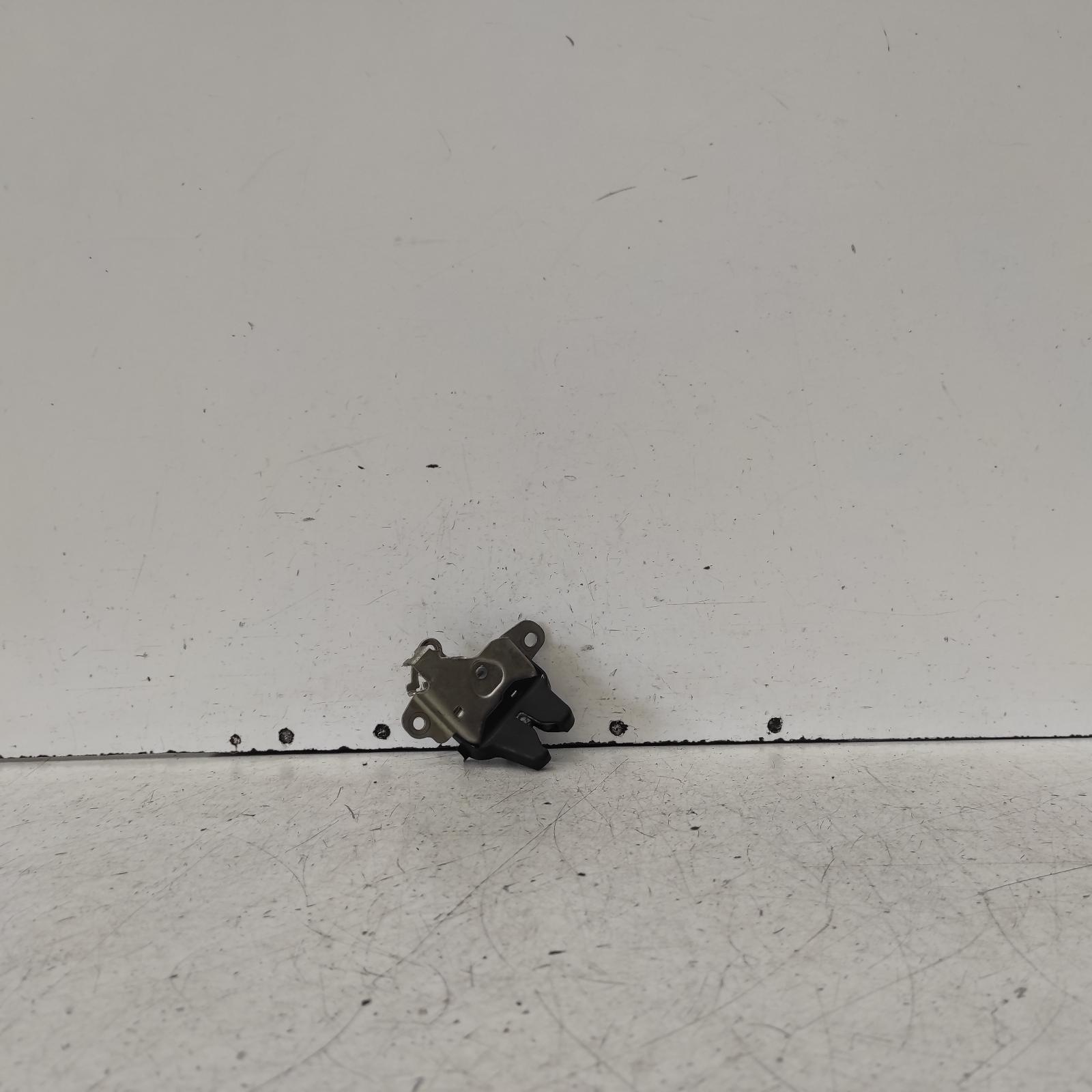 2008 Suzuki Sx4 Door/Boot/Gate Lock View Auto part Door/Boot/Gate Lock Suzuki Sx4 2008