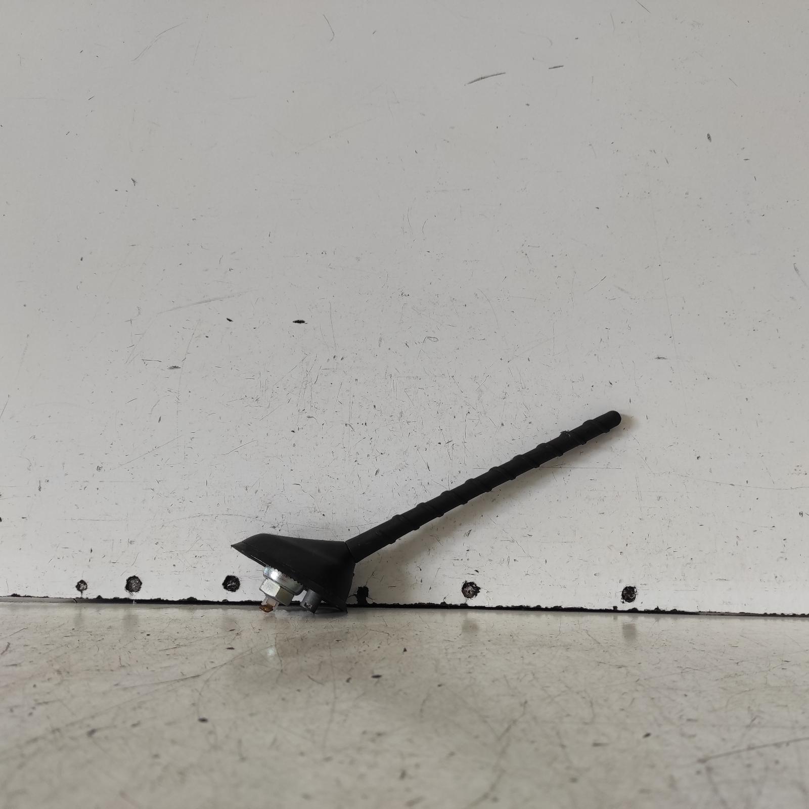 View Auto part Antenna Hyundai Accent 2015