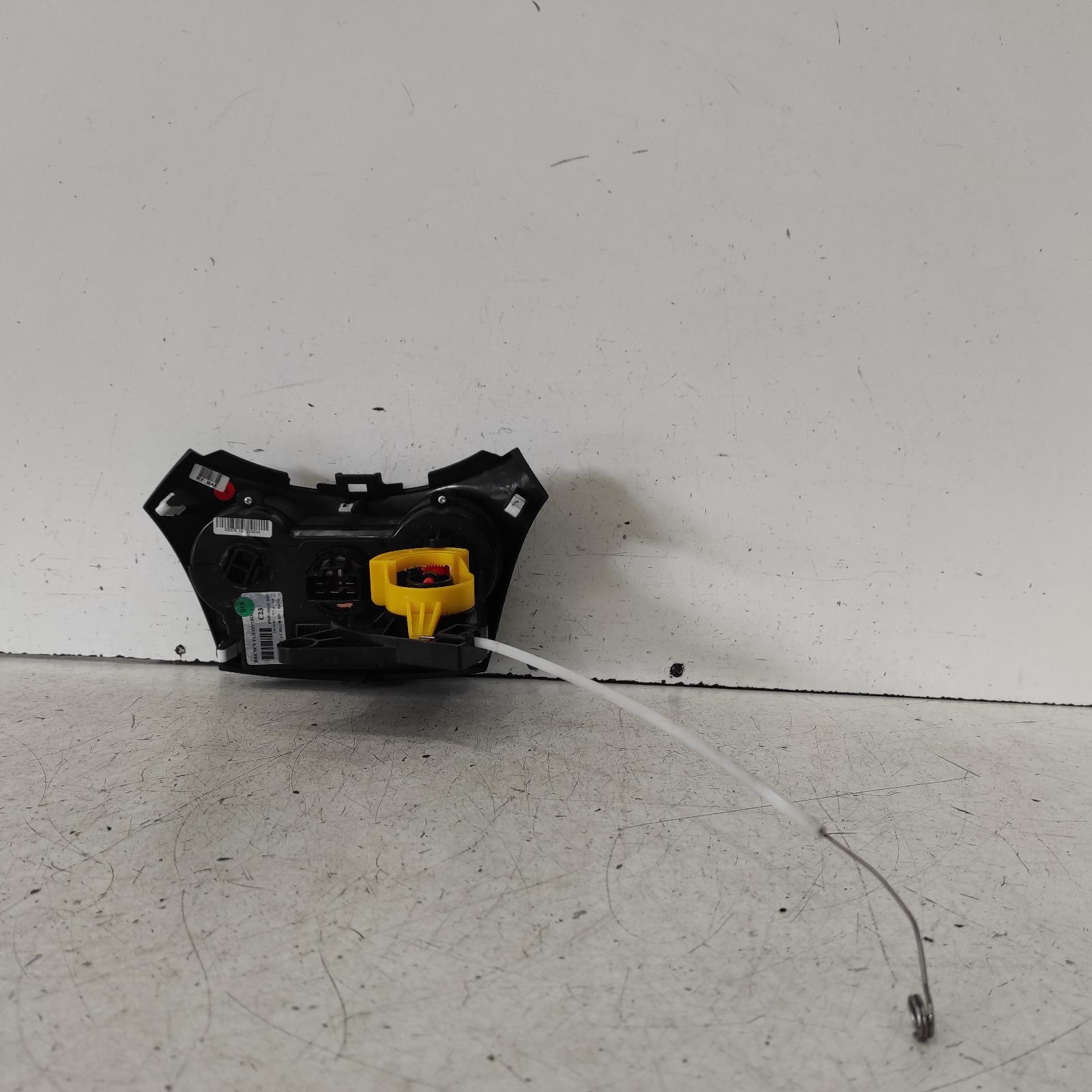 View Auto part Heater/Ac Controls Hyundai Accent 2015