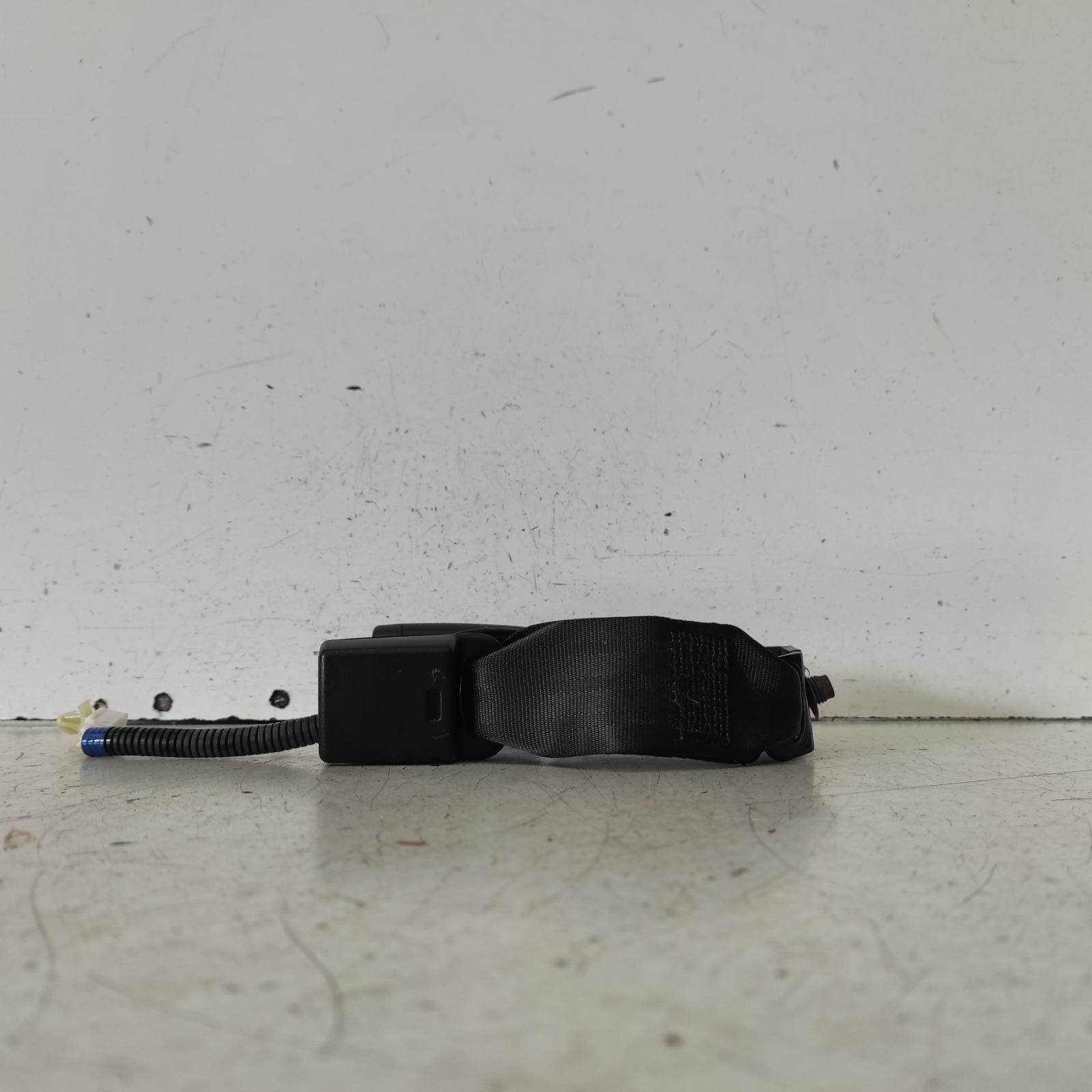 View Auto part Seatbelt/Stalk Hyundai Accent 2015