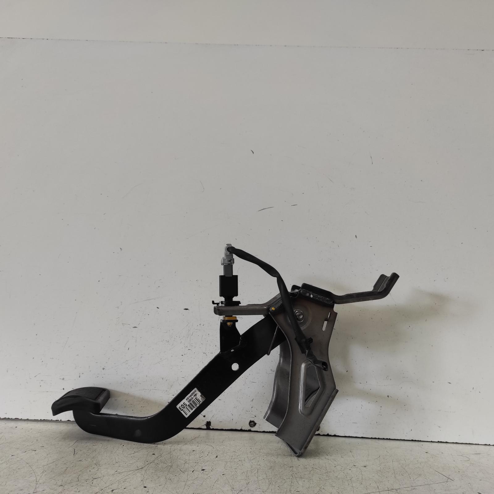 View Auto part Pedal Assembly Hyundai Accent 2015