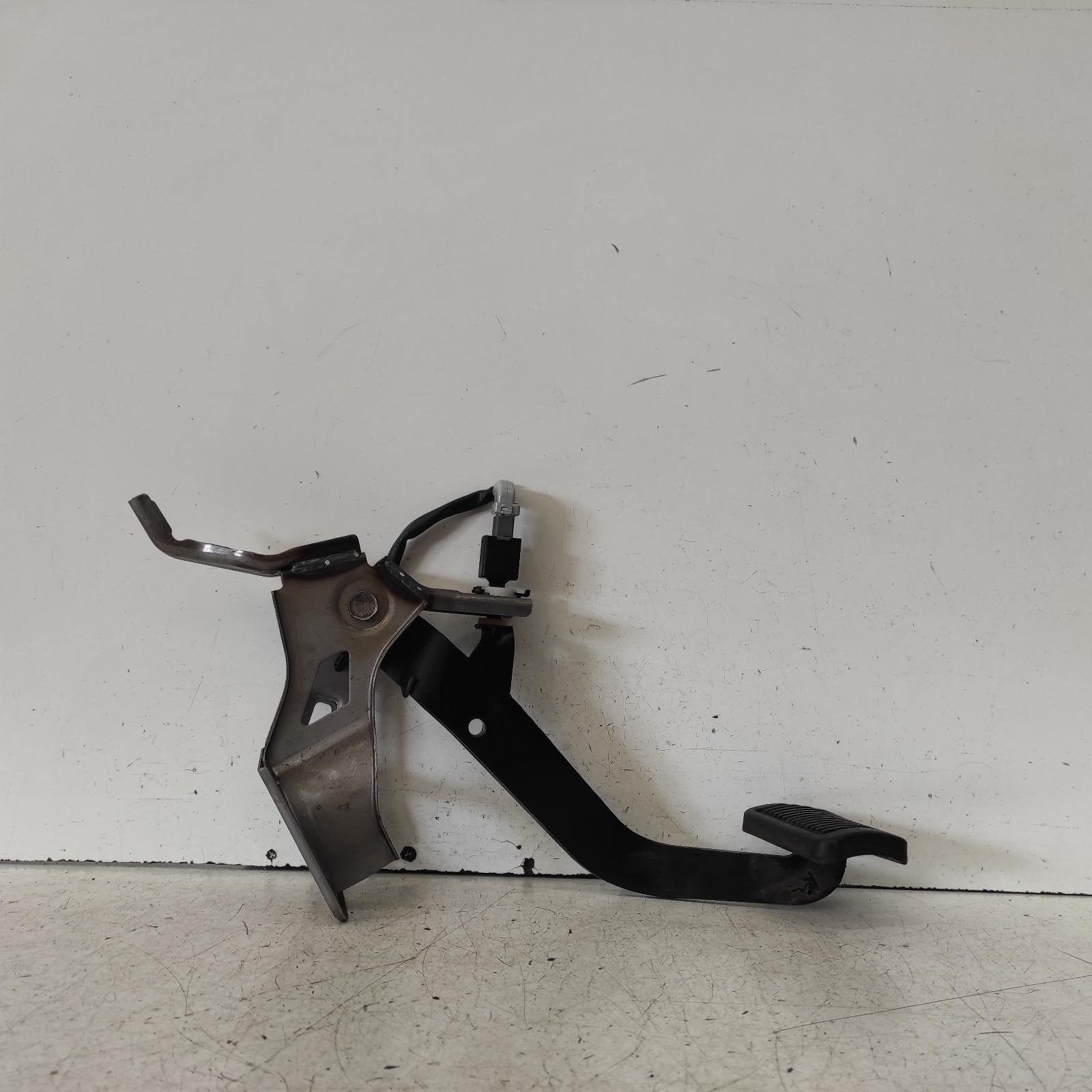 View Auto part Pedal Assembly Hyundai Accent 2015
