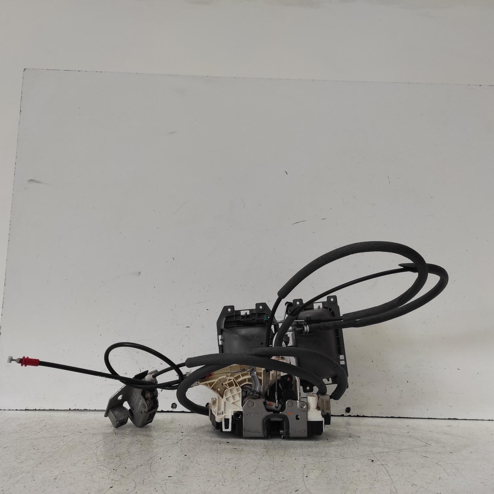 2014 Mercedes Sprinter Door/Boot/Gate Lock View Auto part Door/Boot/Gate Lock Mercedes Sprinter 2014