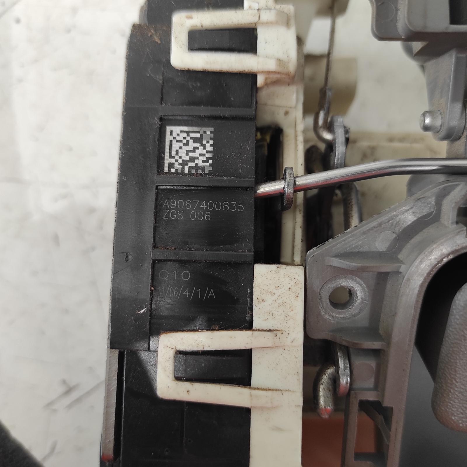 2014 Mercedes Sprinter Door/Boot/Gate Lock View Auto part Door/Boot/Gate Lock Mercedes Sprinter 2014
