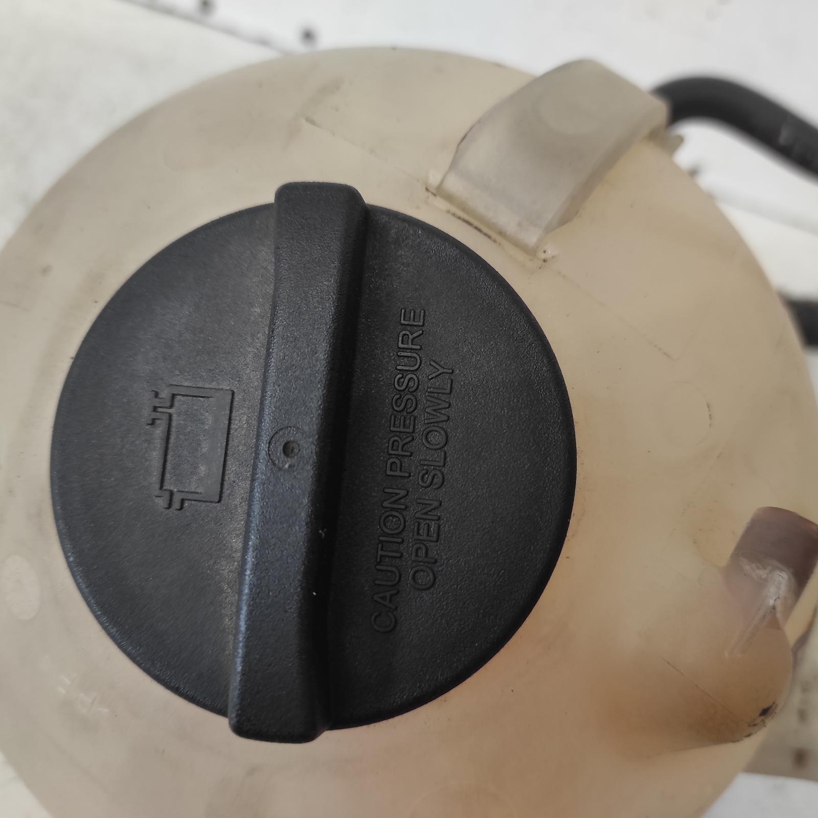 2014 Mercedes Sprinter Overflow Bottle View Auto part Overflow Bottle Mercedes Sprinter 2014