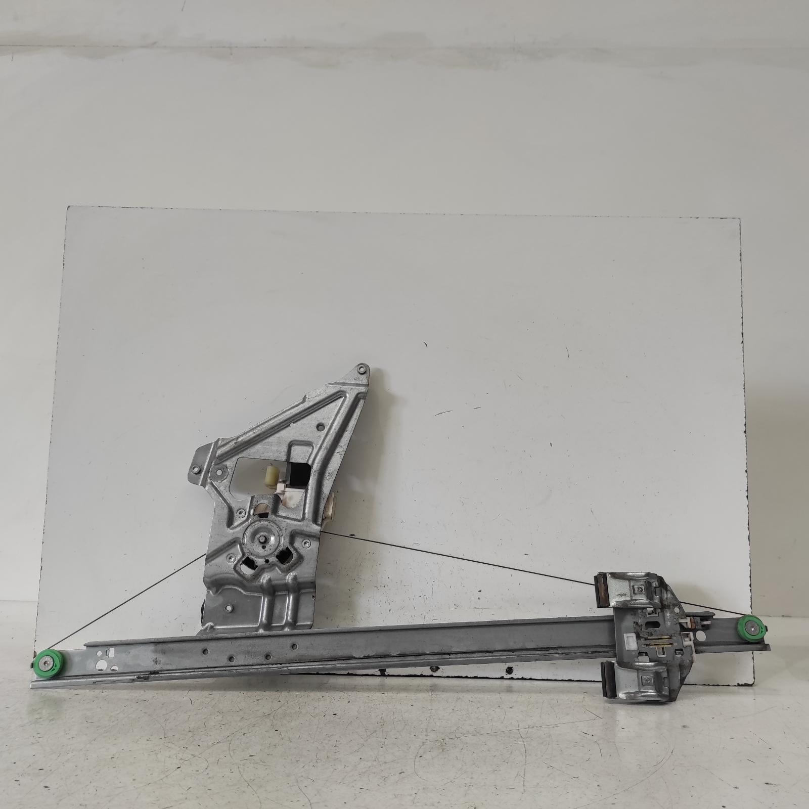 2014 Mercedes Sprinter Right Front Window Reg/Motor View Auto part Right Front Window Reg/Motor Mercedes Sprinter 2014