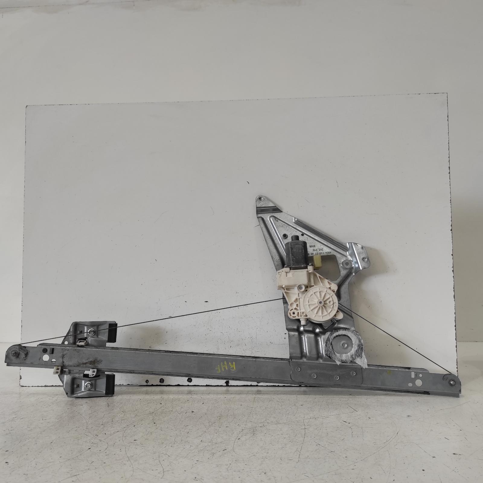 2014 Mercedes Sprinter Right Front Window Reg/Motor View Auto part Right Front Window Reg/Motor Mercedes Sprinter 2014