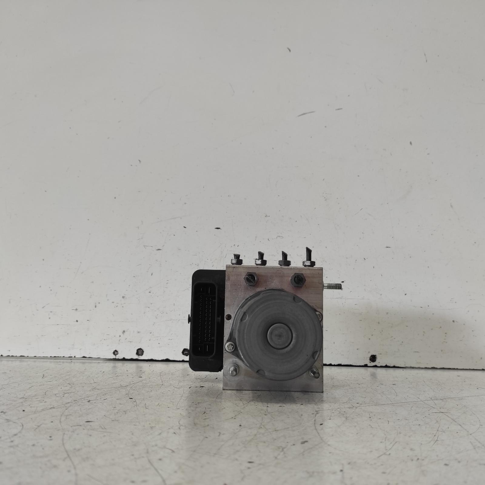 2014 Mercedes Sprinter Abs Pump/Modulator View Auto part Abs Pump/Modulator Mercedes Sprinter 2014