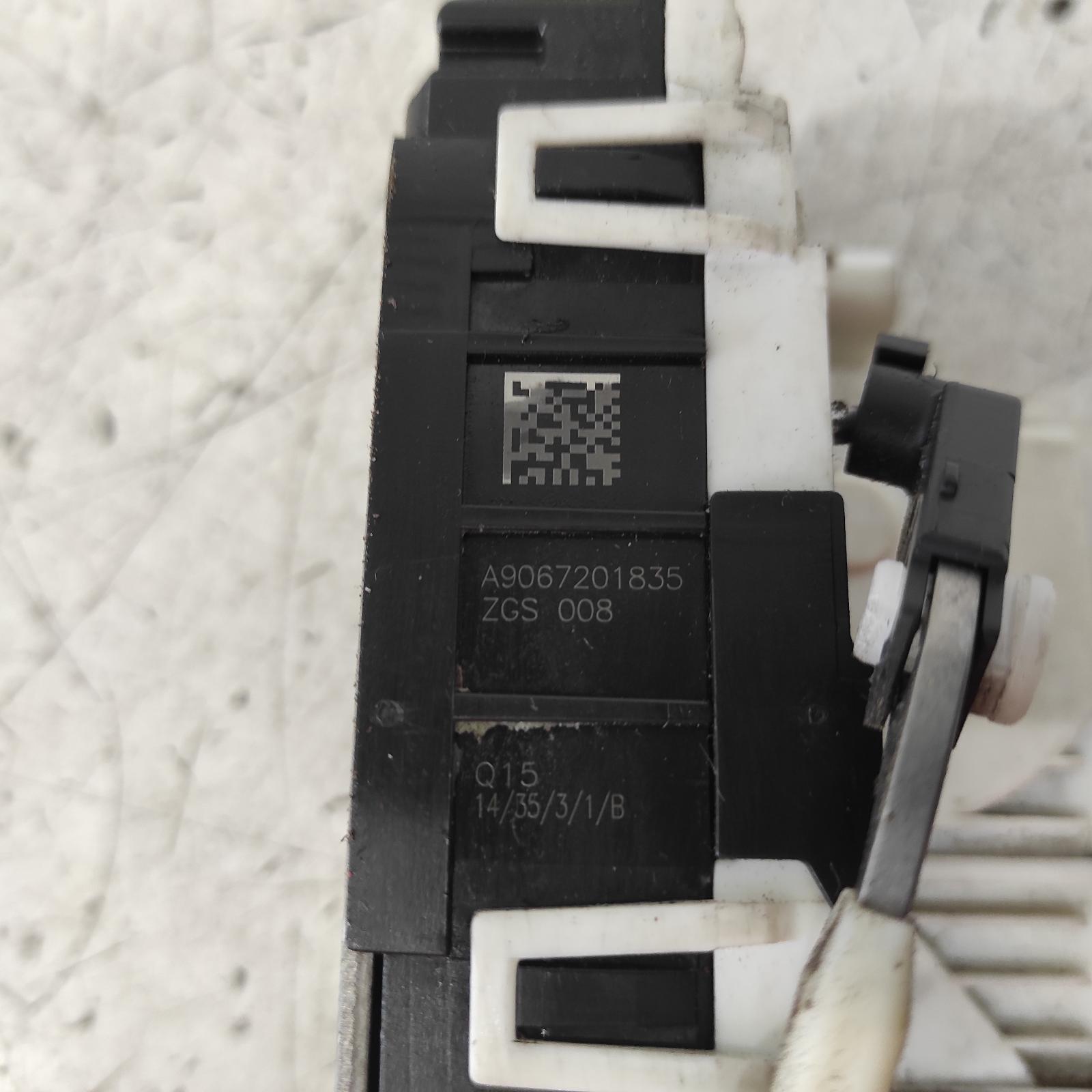 2014 Mercedes Sprinter Door/Boot/Gate Lock View Auto part Door/Boot/Gate Lock Mercedes Sprinter 2014