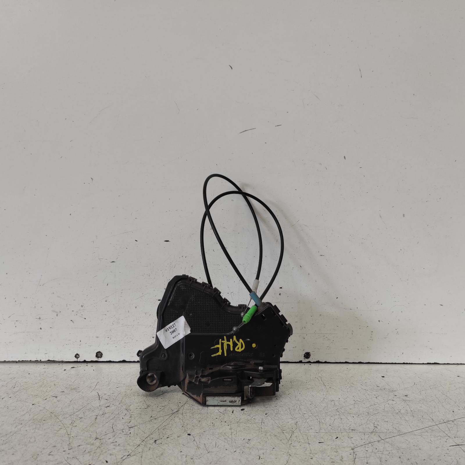 View Auto part Door/Boot/Gate Lock Toyota Rav4 2007