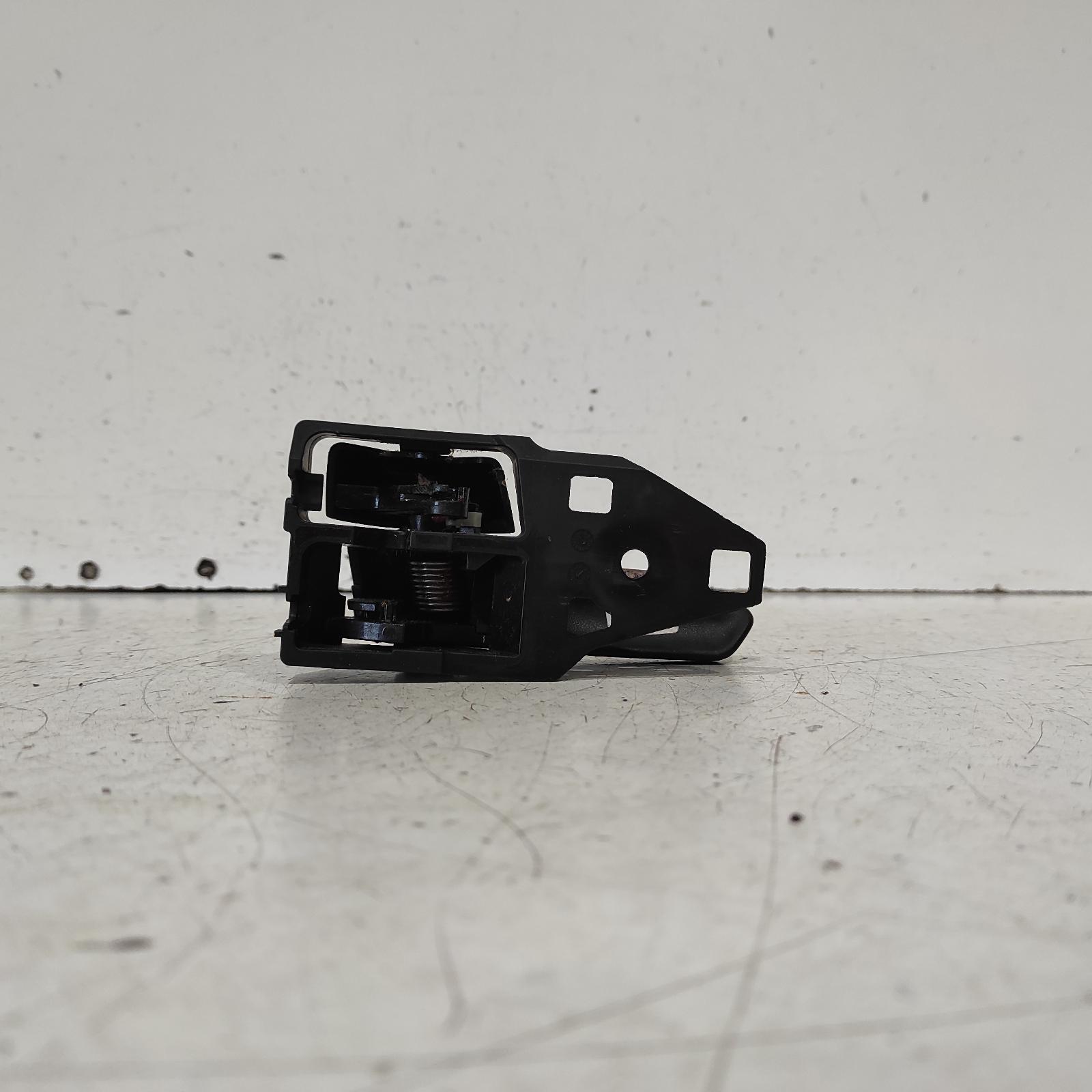 View Auto part Door Handle Toyota Camry 2013