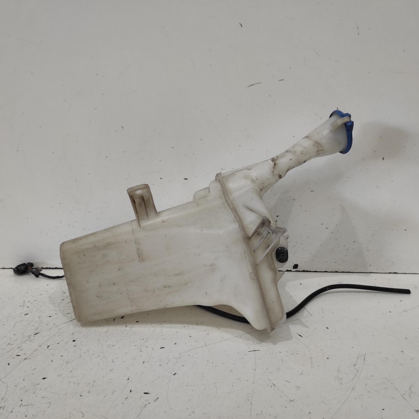 View Auto part Washer Bottle Hyundai Elantra 2014