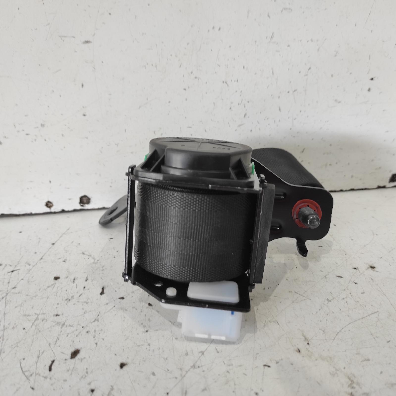 View Auto part Seatbelt/Stalk Hyundai Elantra 2014