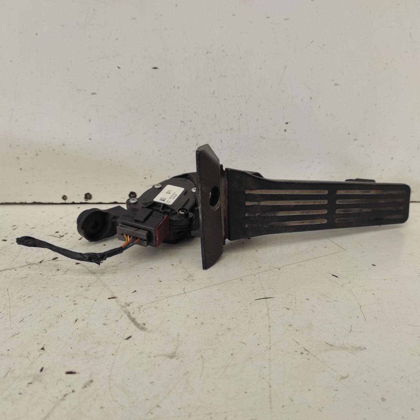 View Auto part Pedal Assembly Hyundai Elantra 2014