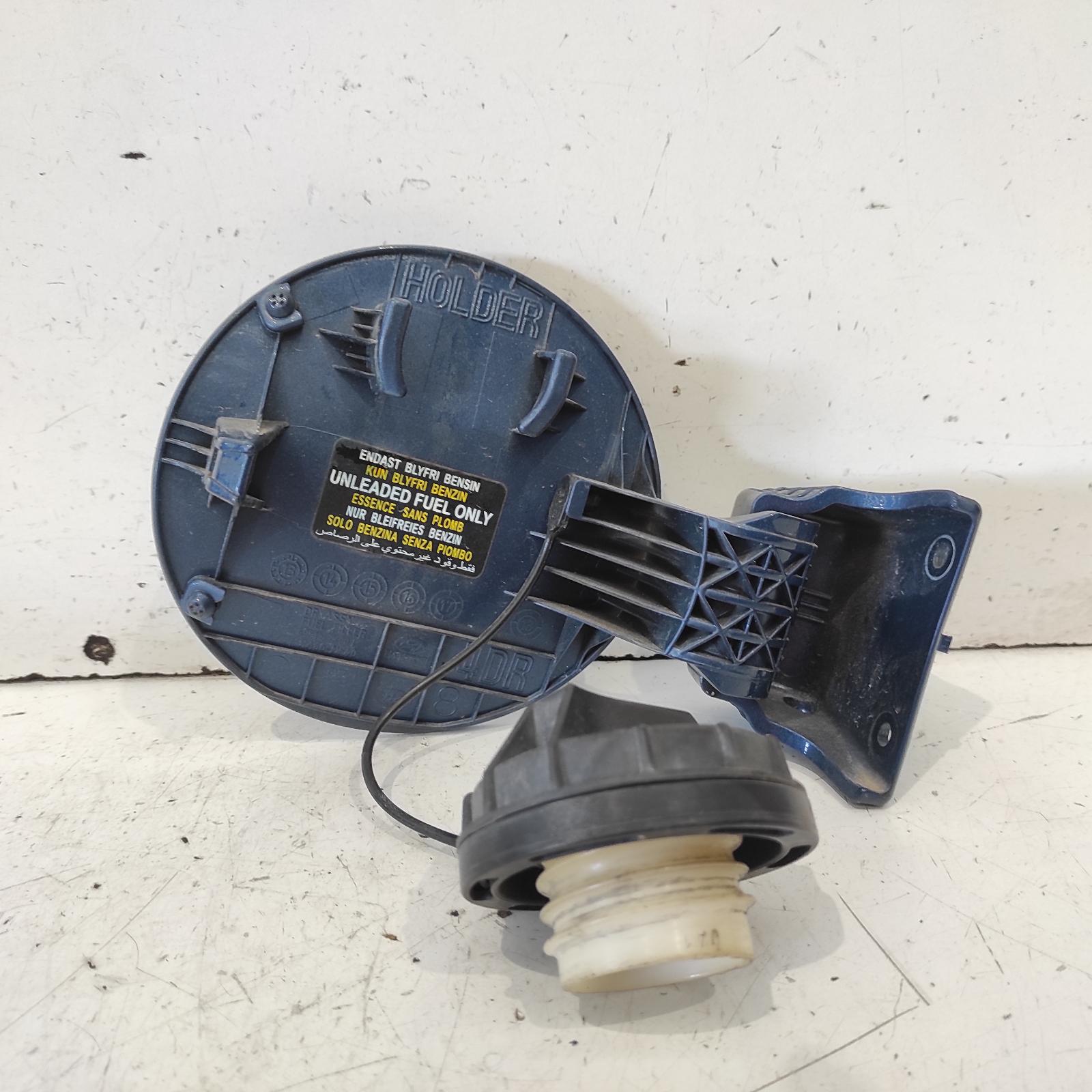 View Auto part Fuel Door / Filler Hyundai Elantra 2014