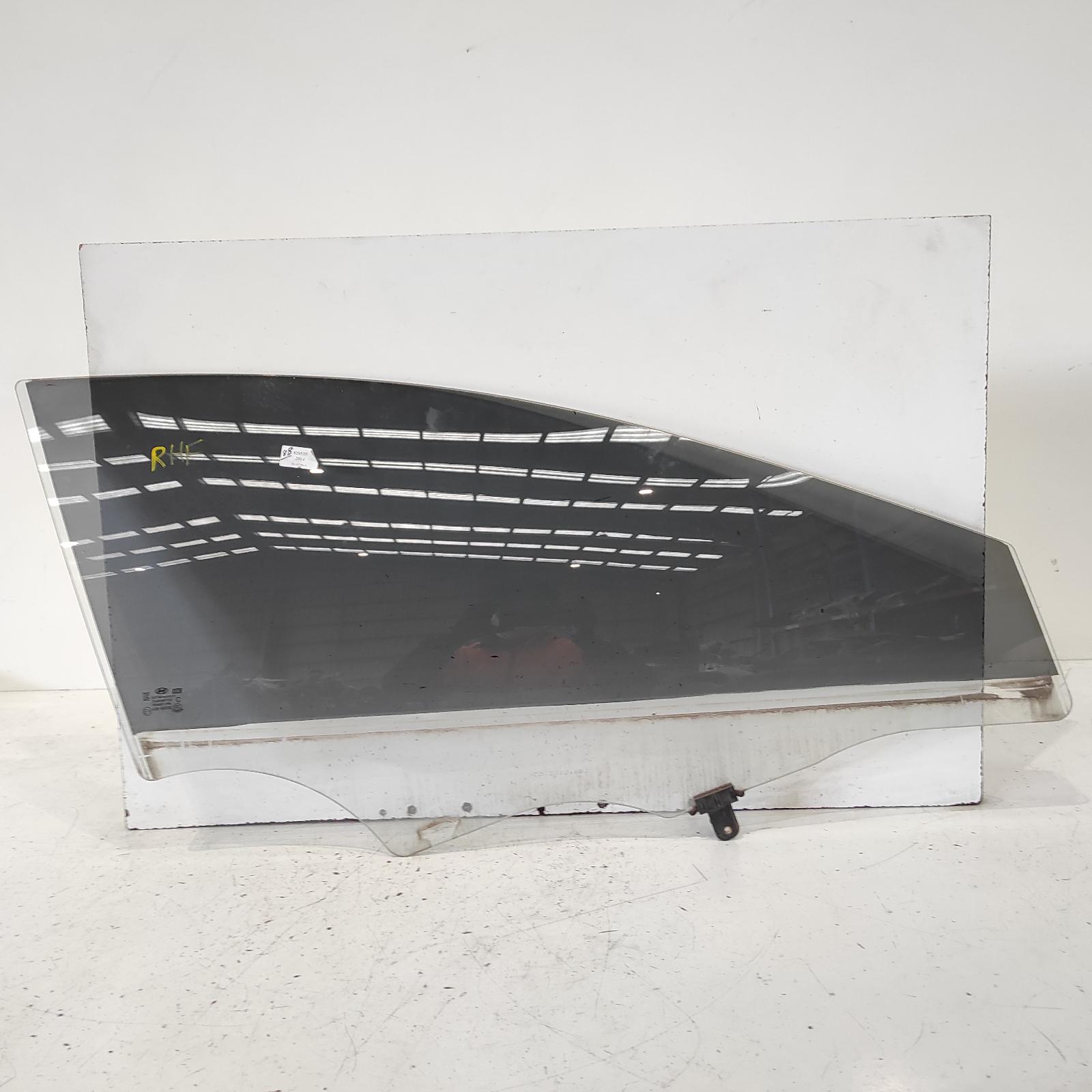 View Auto part Right Front Door Window Hyundai Elantra 2014