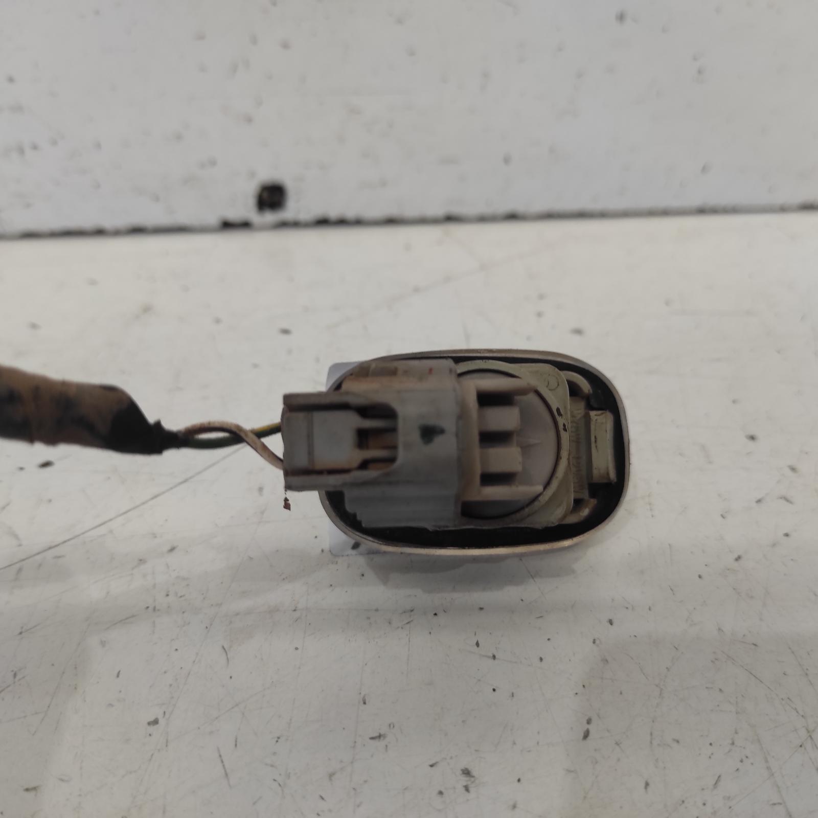 2006 Toyota Hilux Right Indicator/Fog/Side View Auto part Right Indicator/Fog/Side Toyota Hilux 2006