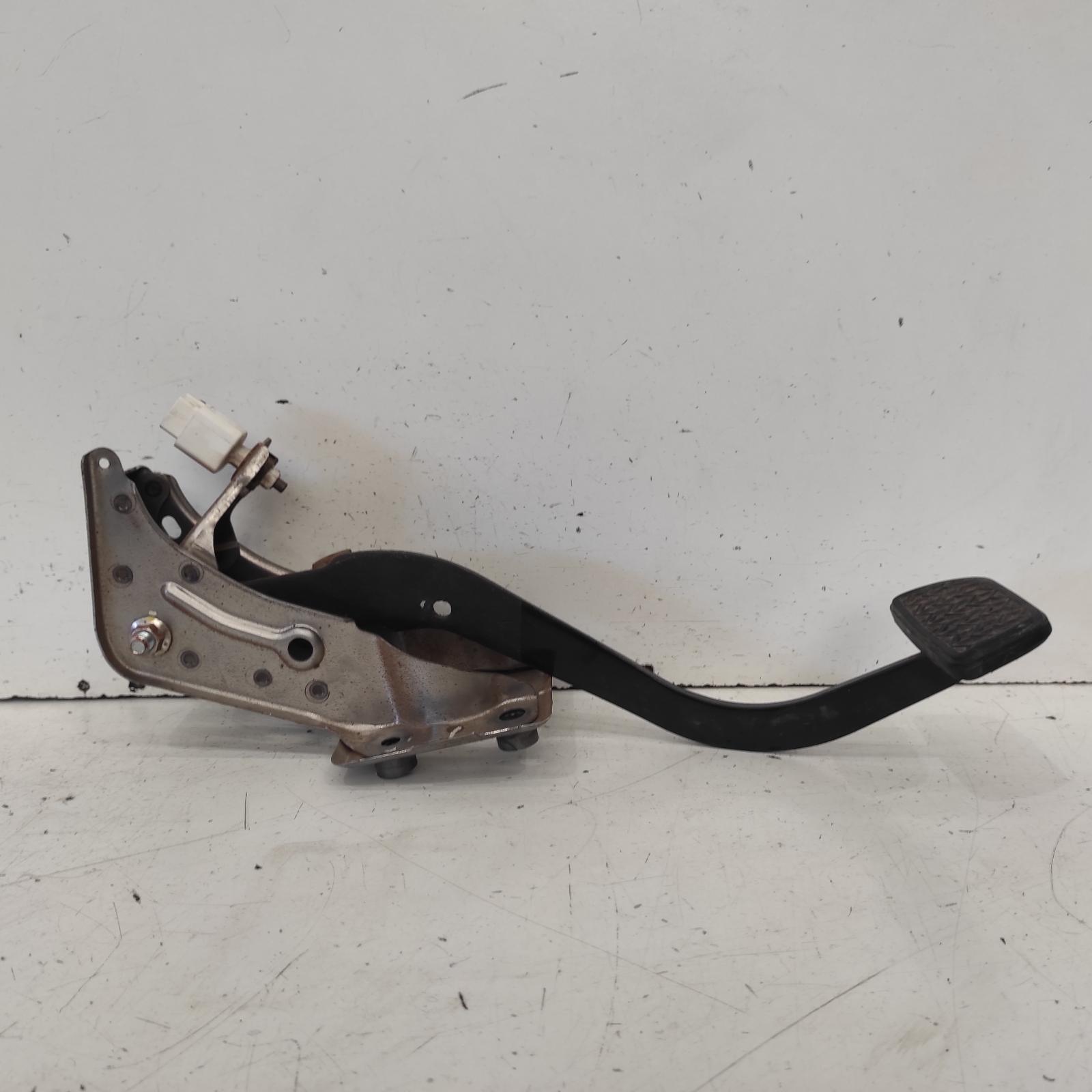 2006 Toyota Hilux Pedal Assembly View Auto part Pedal Assembly Toyota Hilux 2006