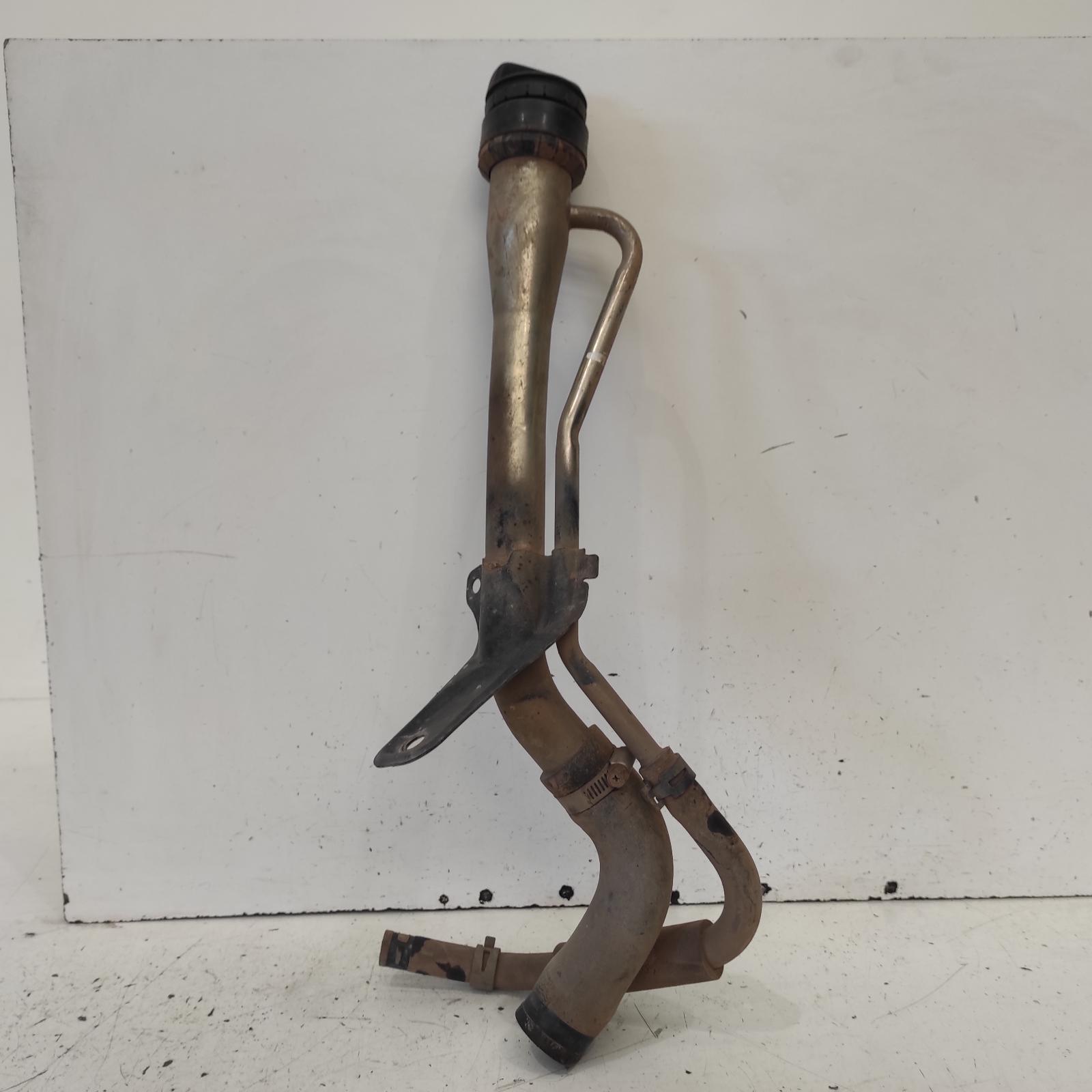 2006 Toyota Hilux Fuel Door / Filler View Auto part Fuel Door / Filler Toyota Hilux 2006