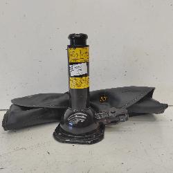 View Auto part Jack/Tool Kit Toyota Hilux 2006