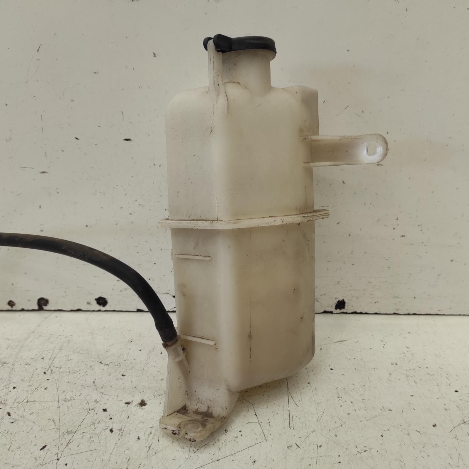 View Auto part Overflow Bottle Hyundai Elantra 2008