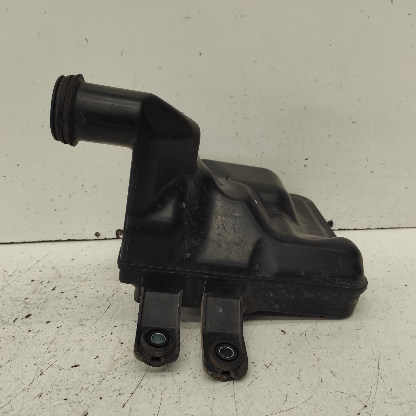 View Auto part Air Cleaner/Box Hyundai Elantra 2008