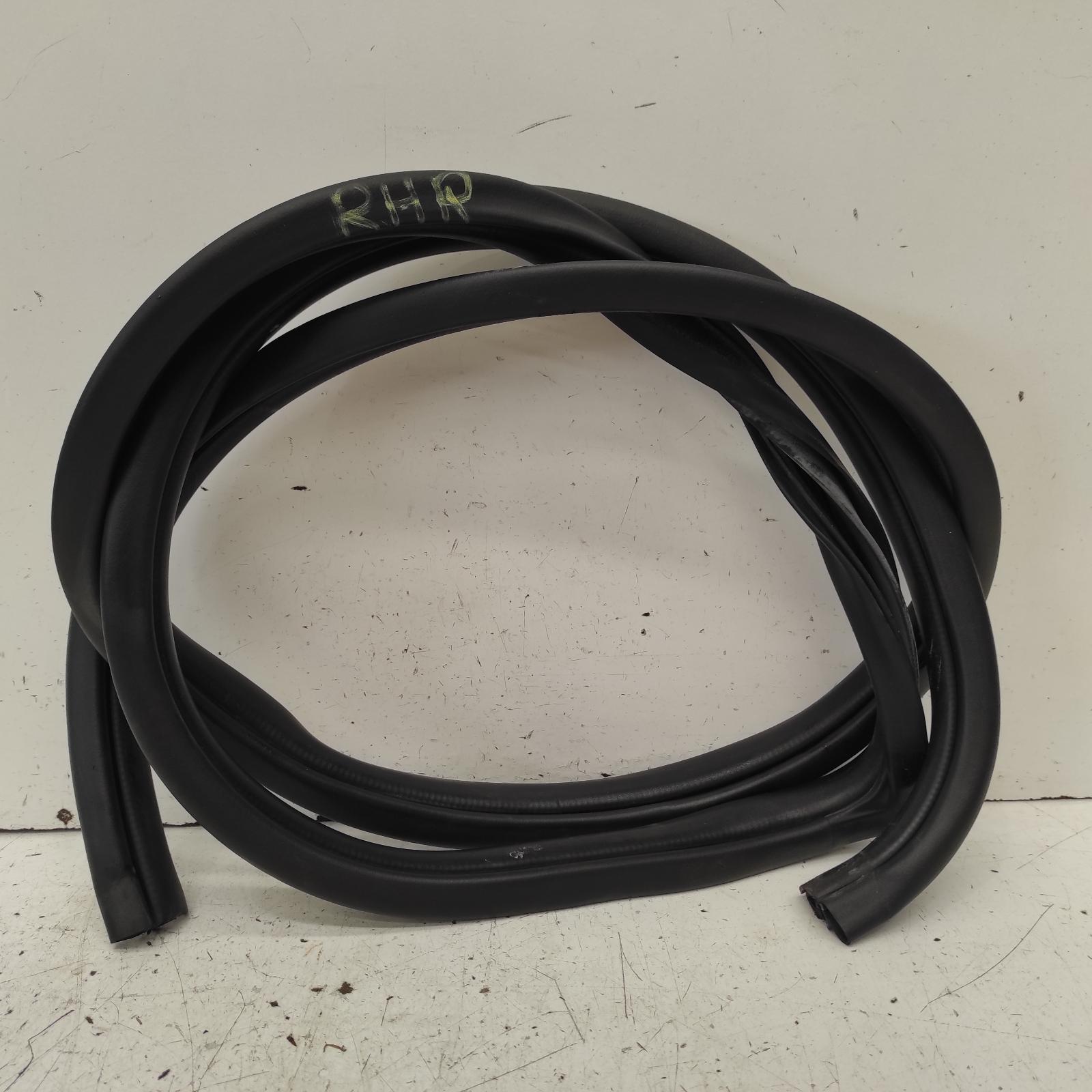 View Auto part Door/Tailgate Seal Hyundai Elantra 2008