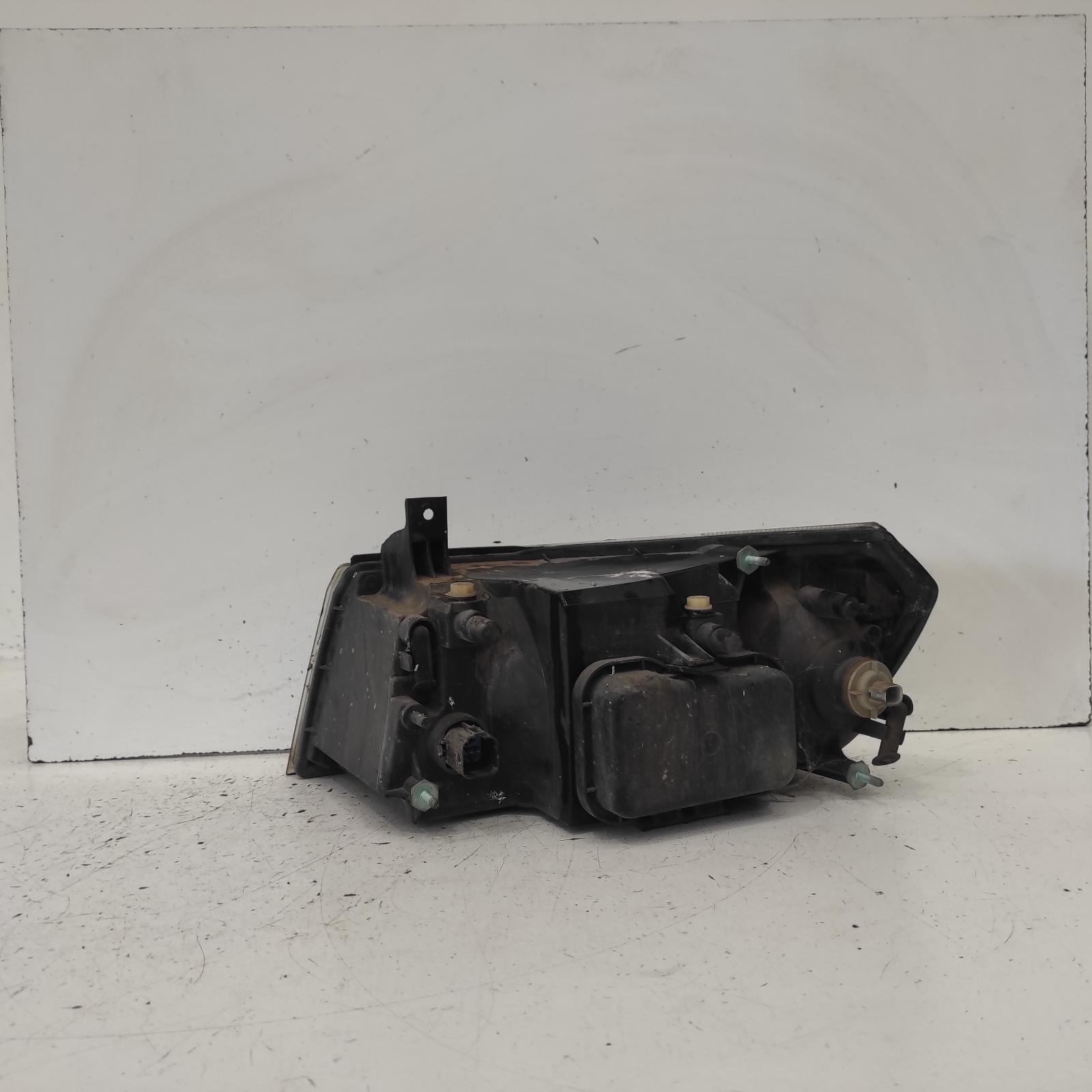 2004 Ford Transit Right Headlamp View Auto part Right Headlamp Ford Transit 2004