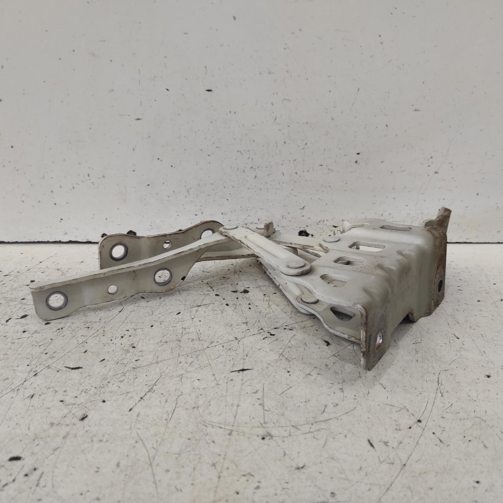 View Auto part Bonnet Hinge/Strut Kia Sportage 2018