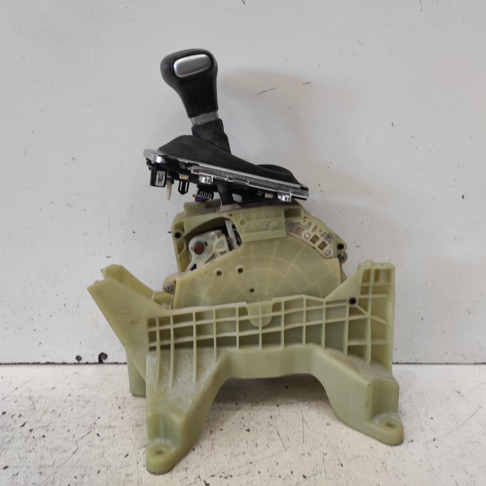 View Auto part Gear Stick/Shifter Kia Sportage 2018