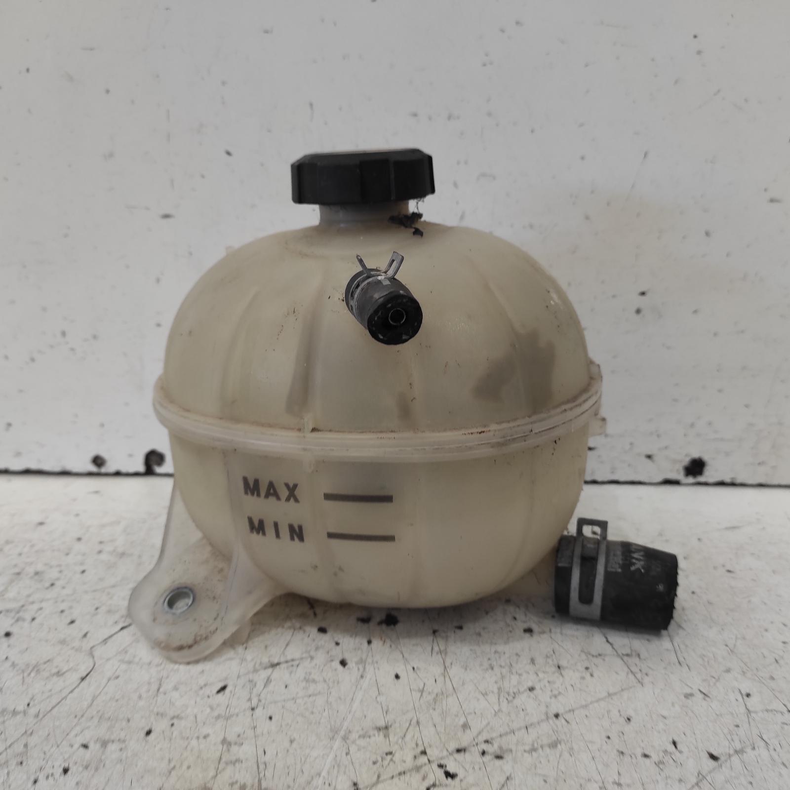View Auto part Overflow Bottle Kia Sportage 2018