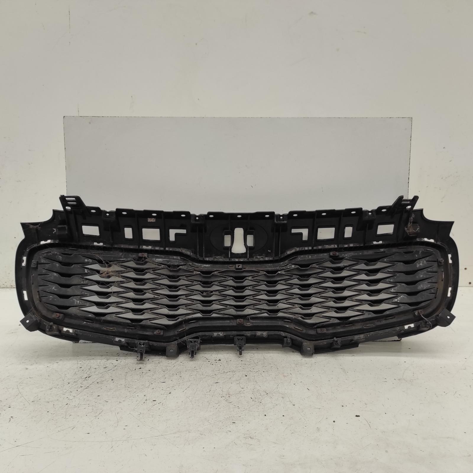View Auto part Grille Kia Sportage 2018
