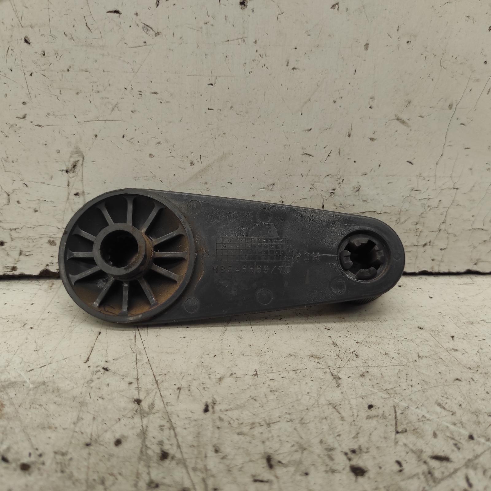 View Auto part Winder Handle Mitsubishi Pajero 1994