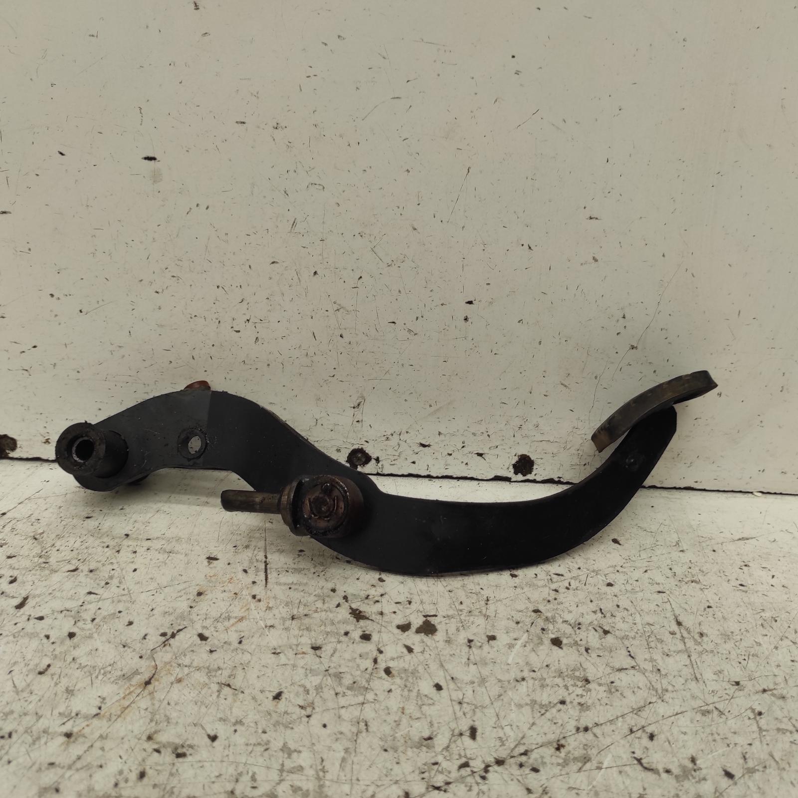 View Auto part Pedal Assembly Mitsubishi Pajero 1994