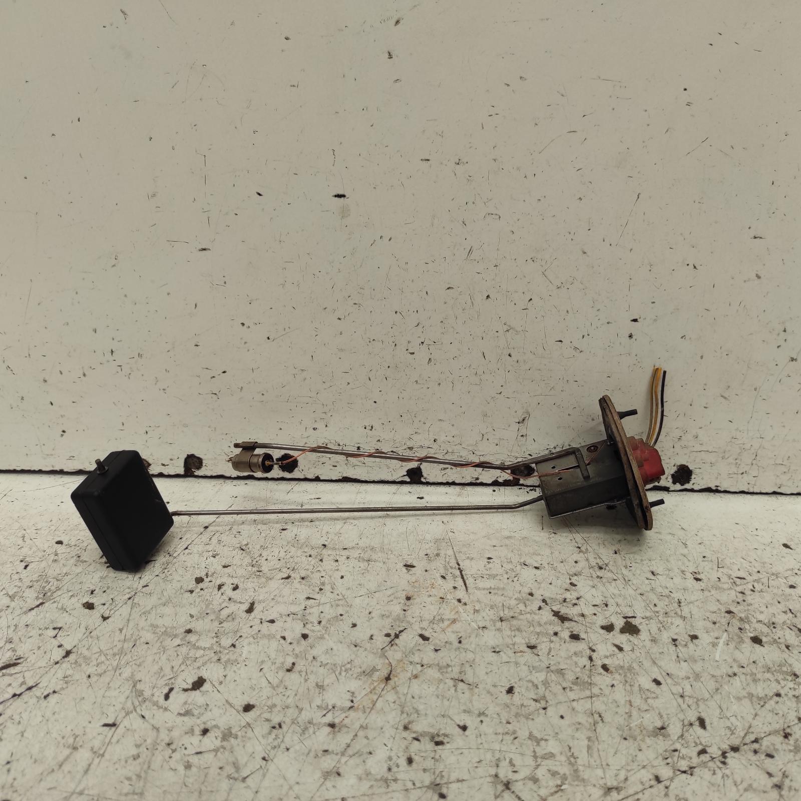 View Auto part Fuel Sending Unit Mitsubishi Pajero 1994