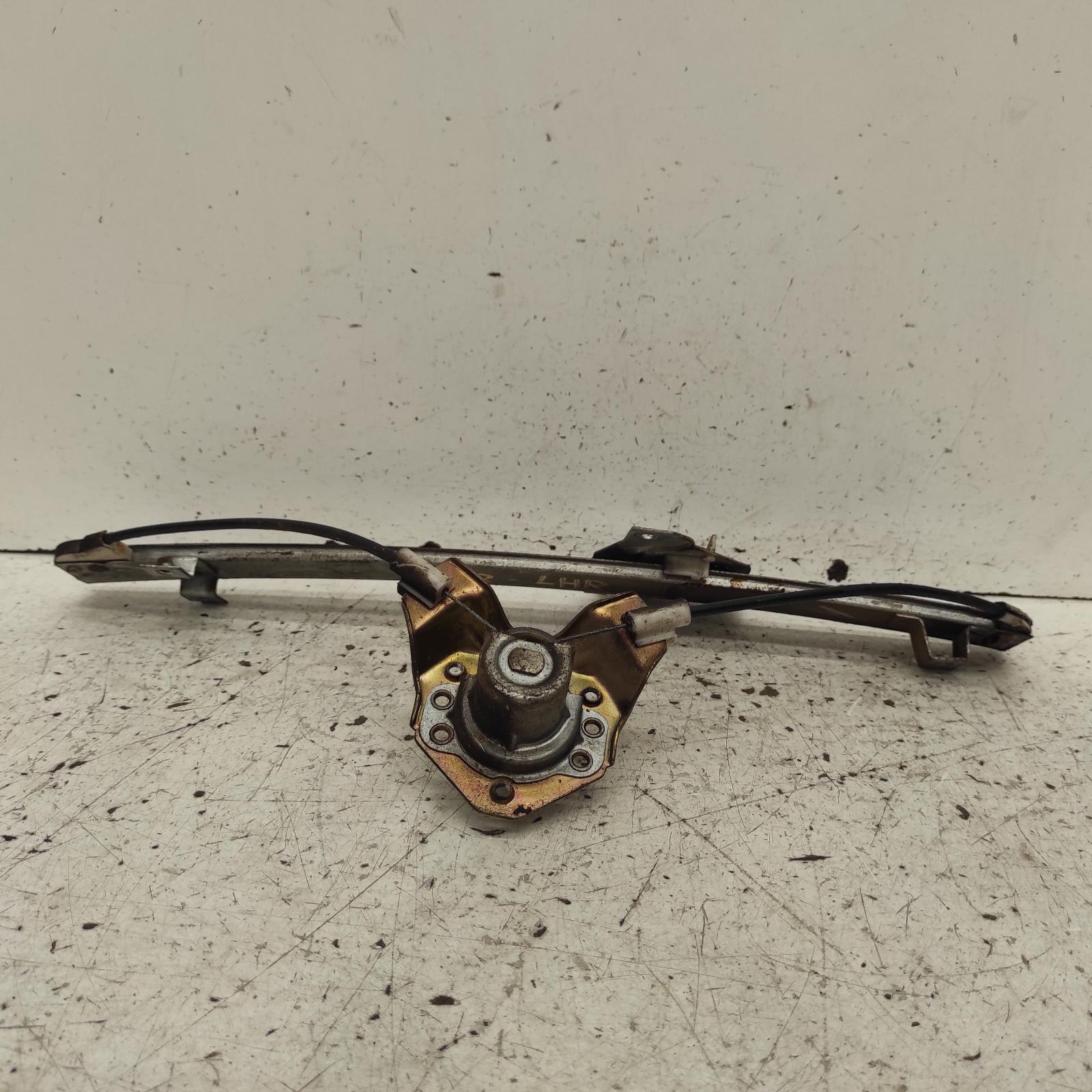 View Auto part Left Rear Wnd Reg/Motor Mitsubishi Pajero 1994